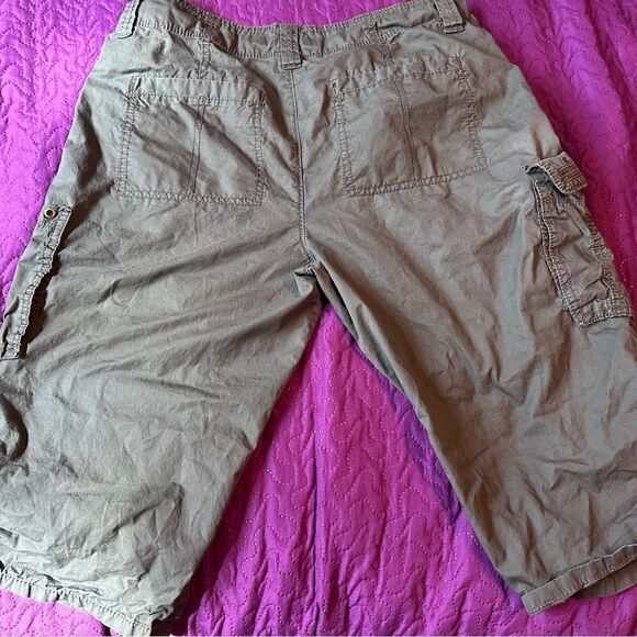 Calvin Klein Capris size 12 with 2 side cargo pockets - Picture 3 of 6